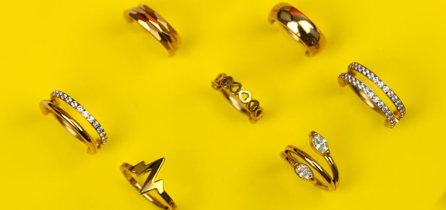 So Öffnet Und Schließt Man Sicher Piercingringe