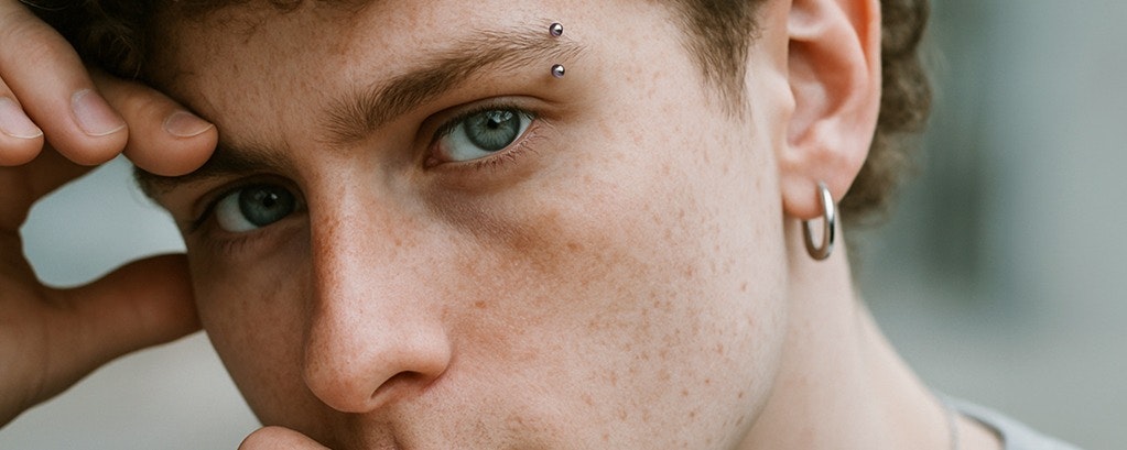 Augenbrauen-Piercingschmuck