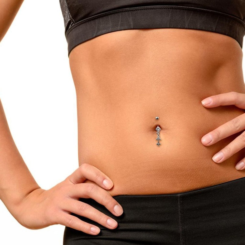 Bauchnabelpiercing mit dem Sternzeichen Piercing - Deutschland