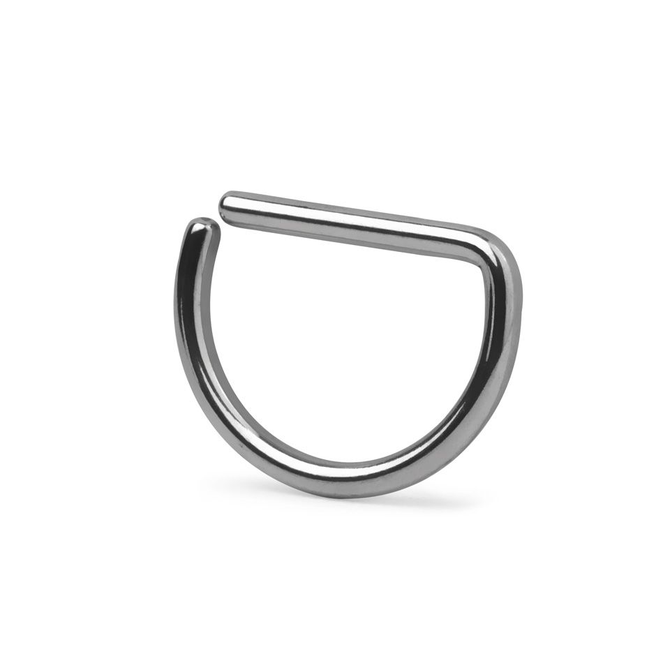Ein D formiger Ring furs Septum oder Brustpiercing
