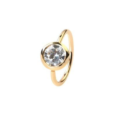 Einfacher Ring aus 14 Karat Gold mit einem Stein