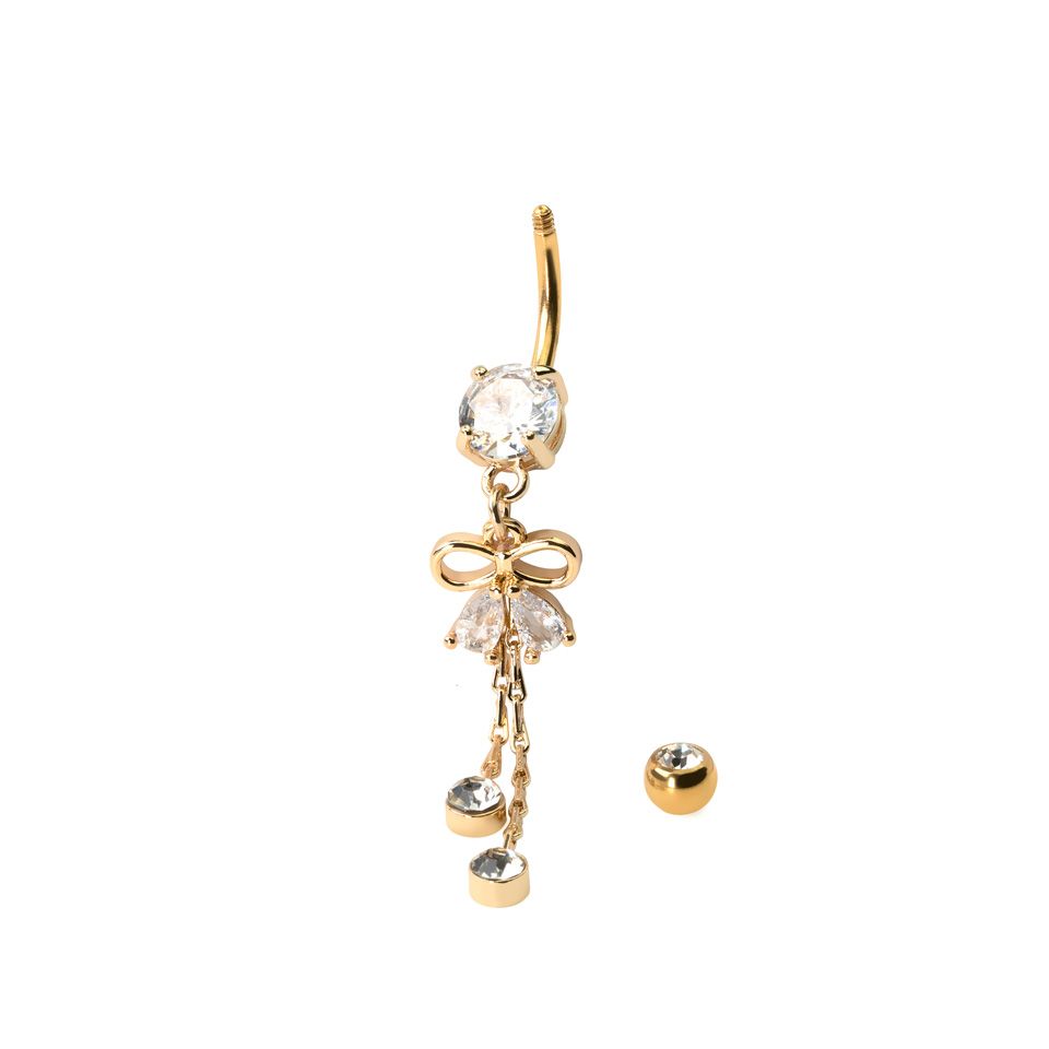 Bauchnabelpiercing mit Schleife als Kettenanhänger