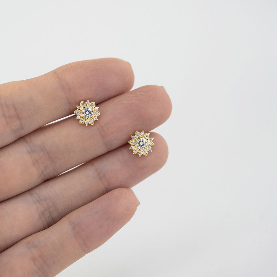 Labret mit steinbesetzter Lotusblume und Innengewinde