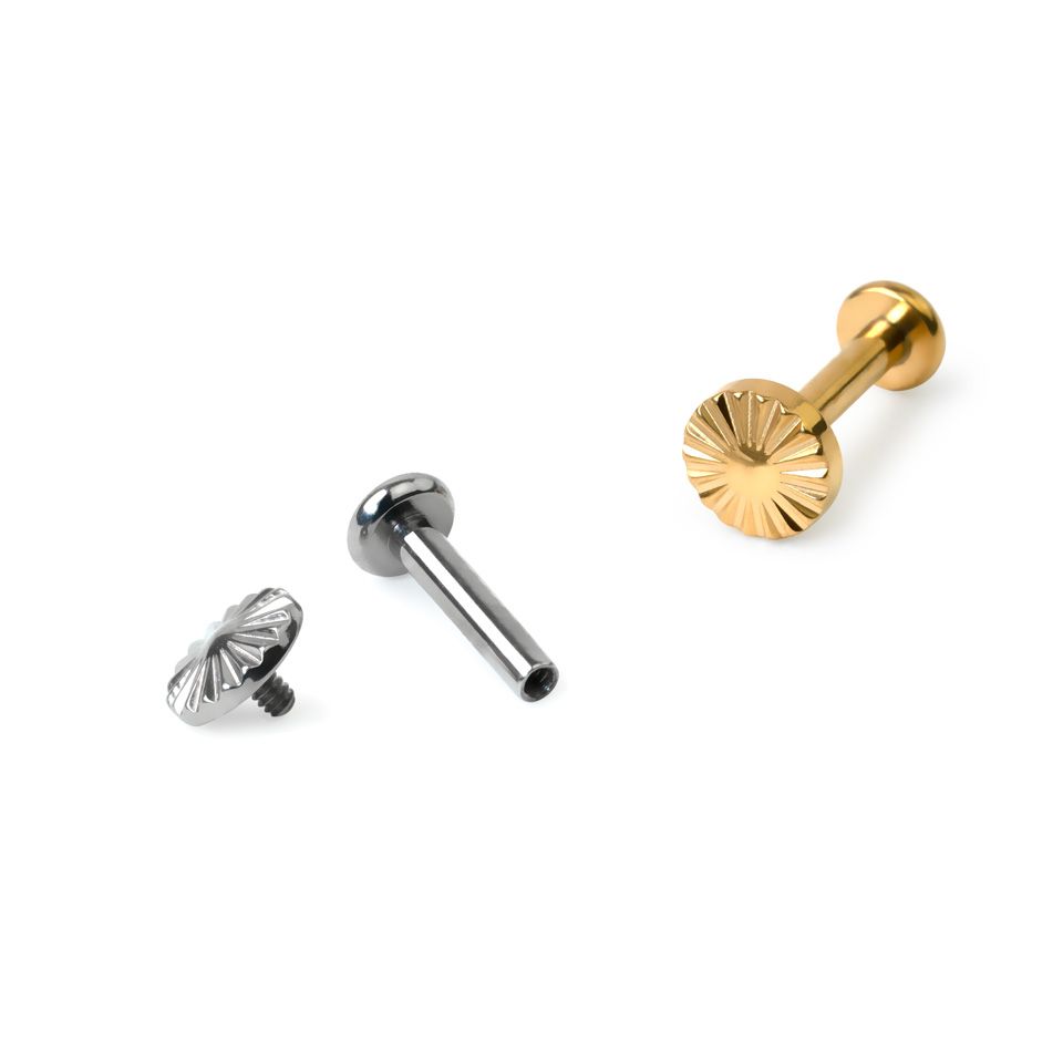Markantes Labret aus Titan mit diamantgeschliffenem Aufsatz