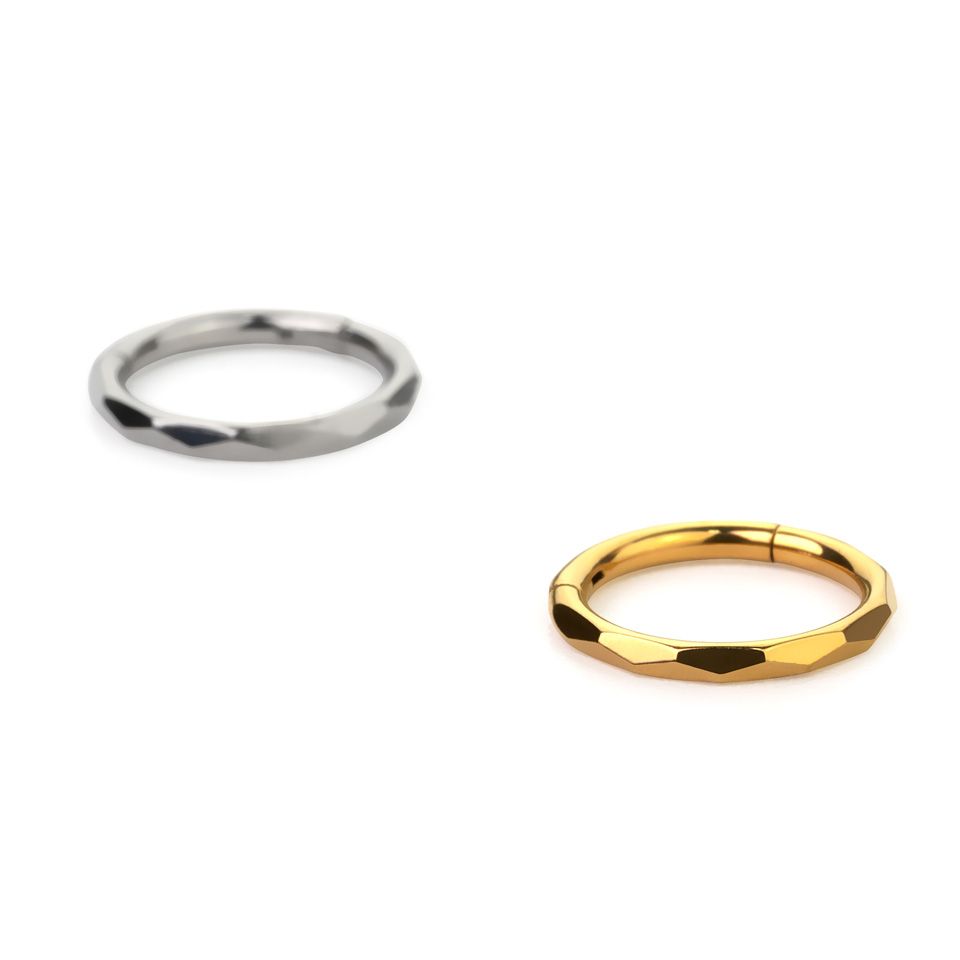 Scharnierring aus Titan mit Diamanten-Muster