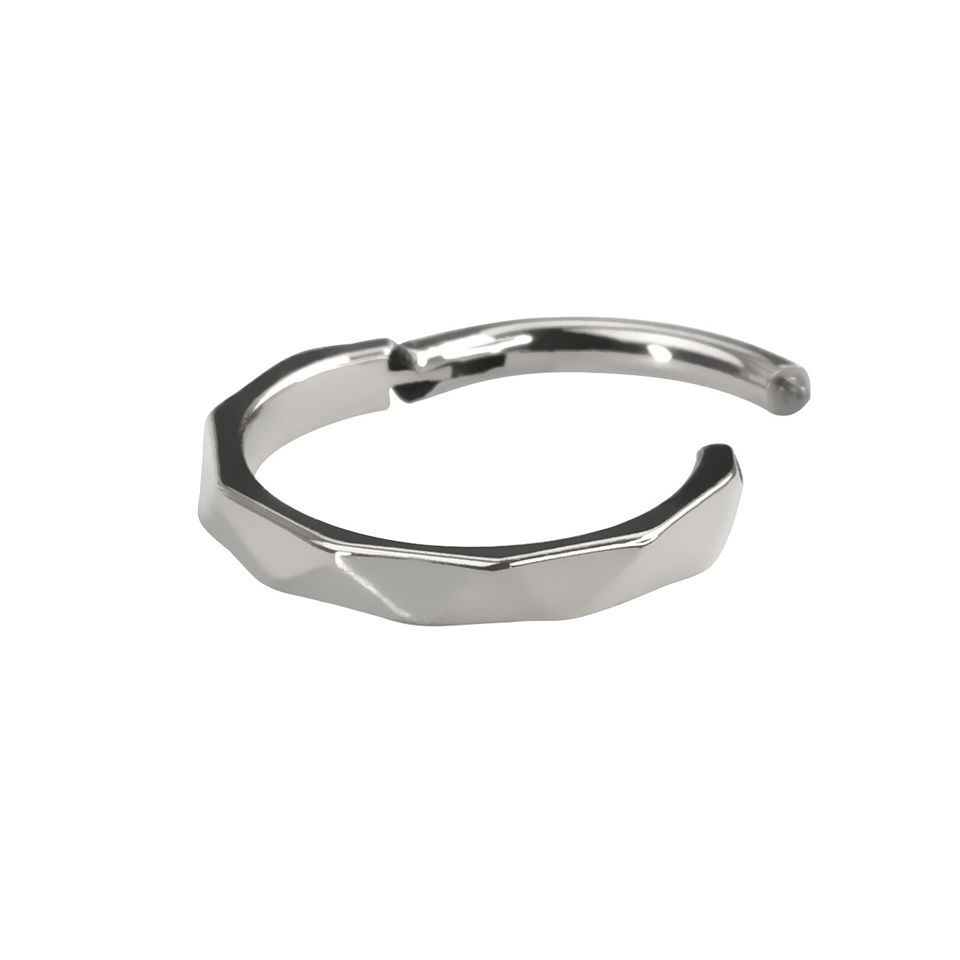 Nasenring mit Diamantmuster aus Titan
