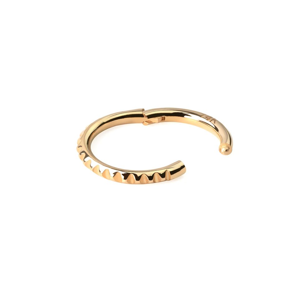 Scharnierring aus 14kt. Gold mit Pyramidenmuster