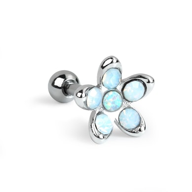 Ohrpiercing mit Opalitblume und Opalstein
