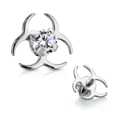 Dermal geformt wie Biohazard Symbol mit Stein