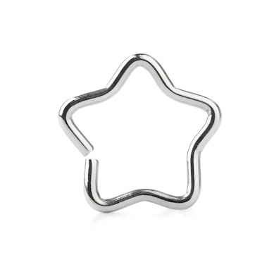 Sterne für das Ohrenpiercing
