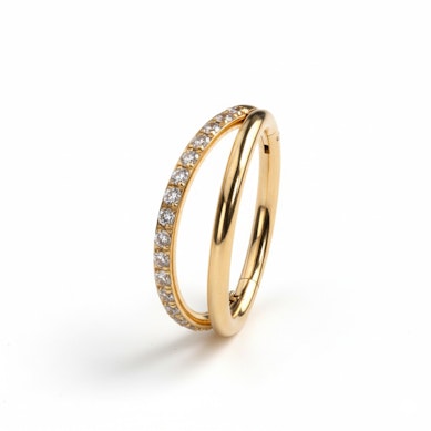 Titan-Doppelring mit Schmucksteinen auf einem Ringband