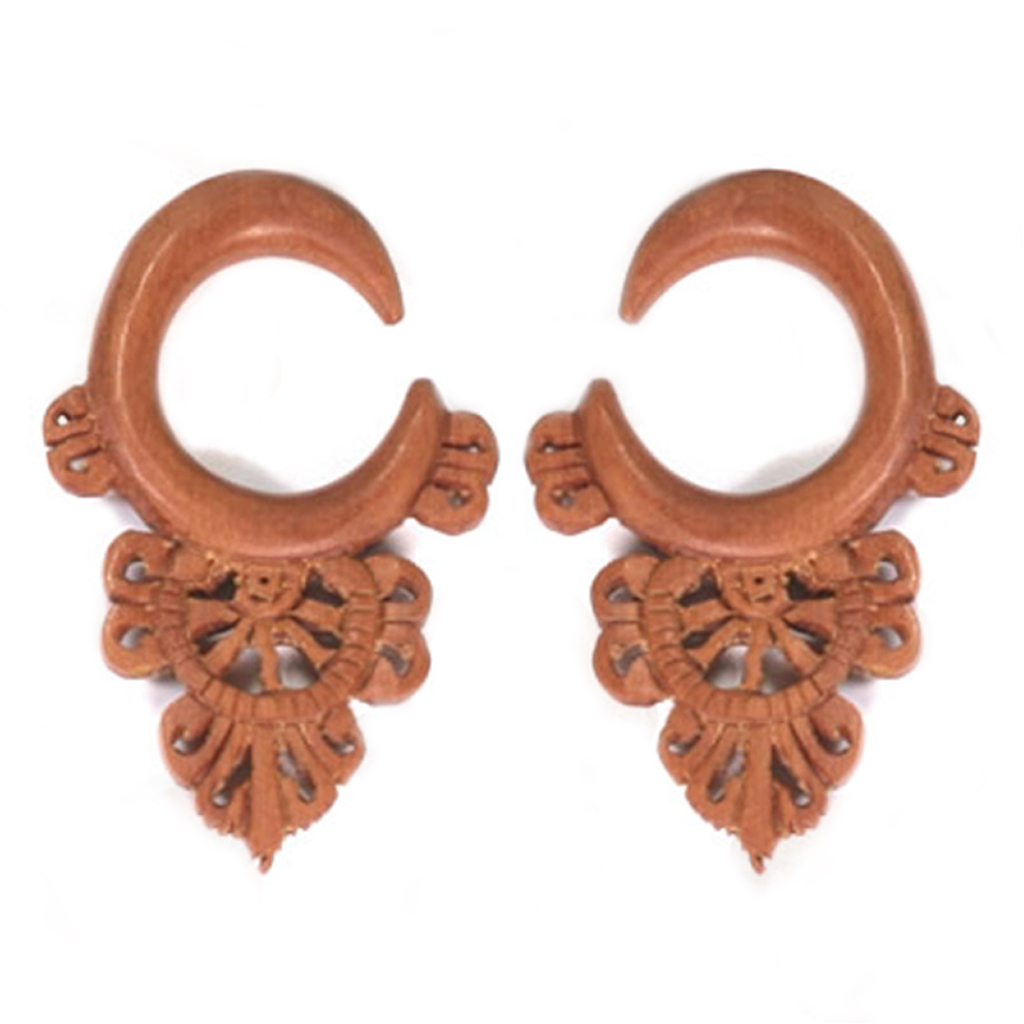 Hänger aus Holz im gehäkelten Design Körperschmuck - Deutschland