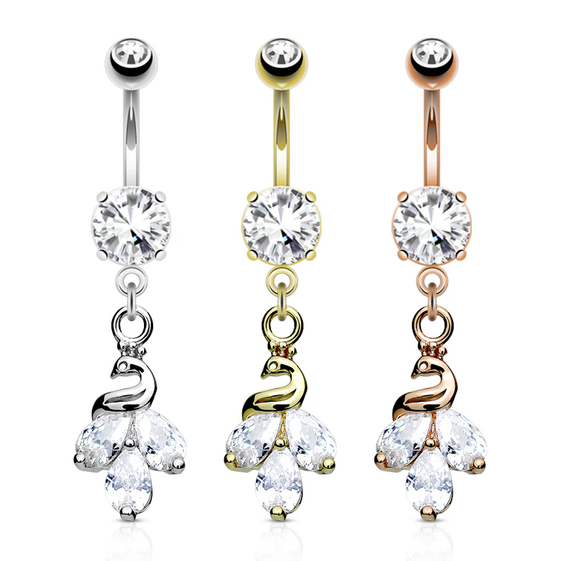 Bauchnabelpiercing mit Pfau als Anhänger