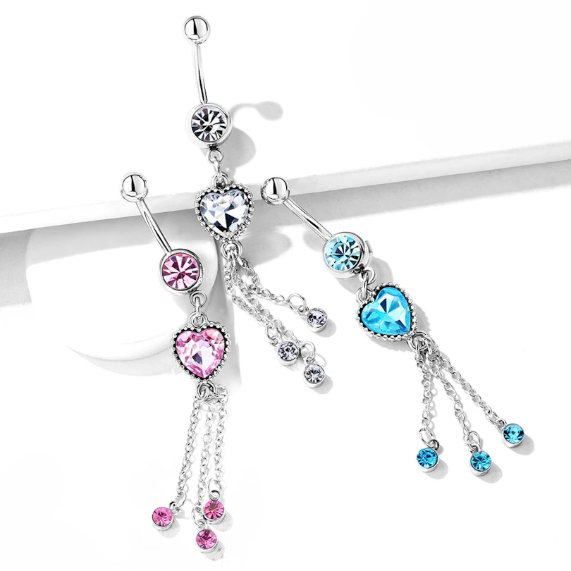 Bauchnabelpiercing mit Herzstein und Ketten
