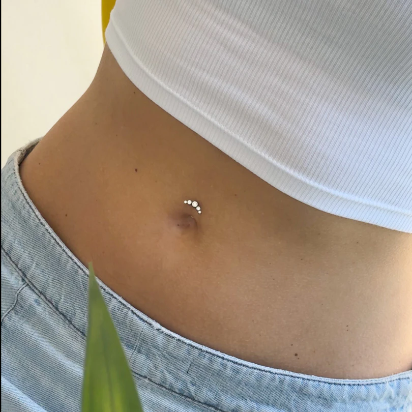 Floating Bauchnabelring mit Schmucksteinen