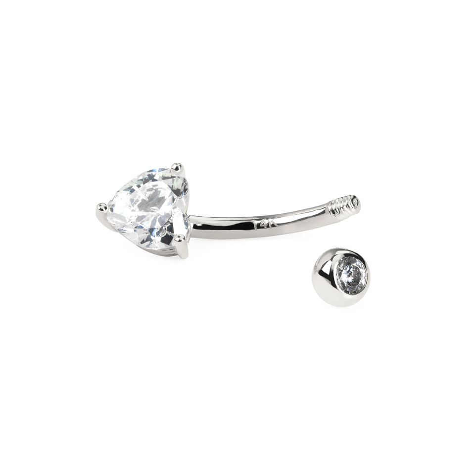 Bauchnabelpiercing aus 14 Karat Gold mit einem Herzstein