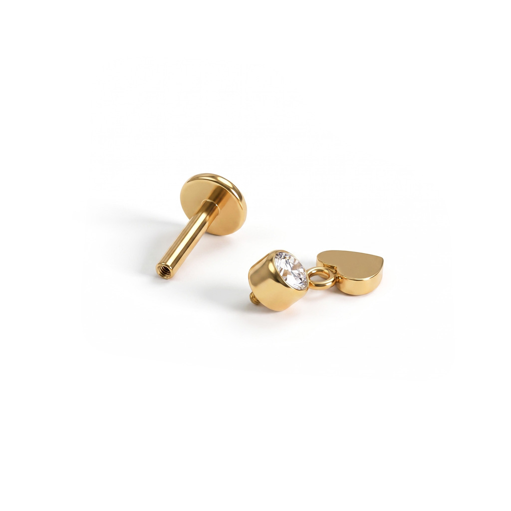 Titan-Labret mit Herzanhänger