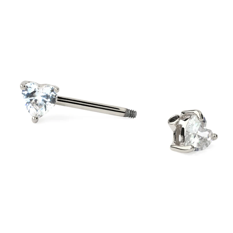 Brustwarzenpiercing mit Herzsteinen