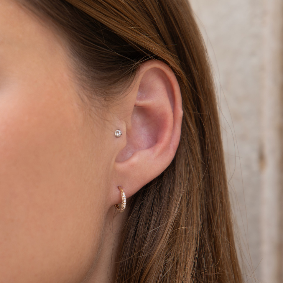 Scharnierring aus 14kt. Gold mit rundem CZ-besetztem Rand