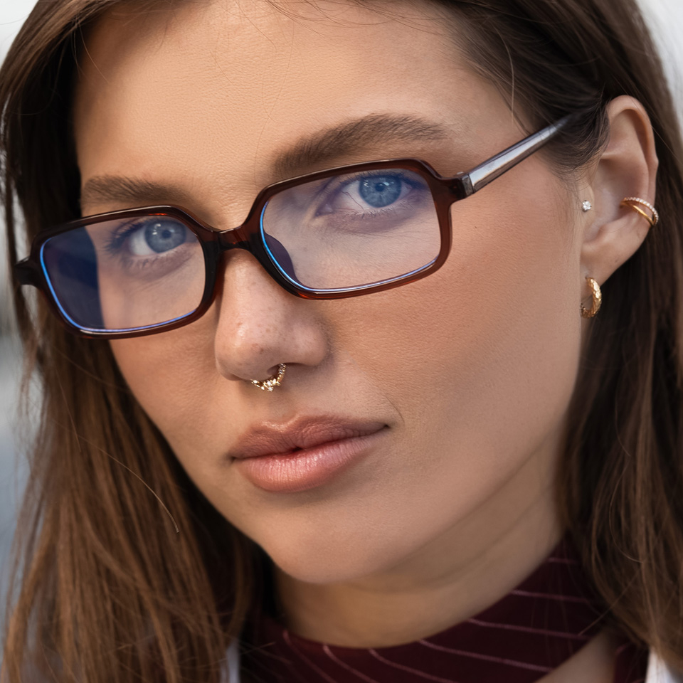 Vorwärtsgerichteter Ring mit Schmetterlingen