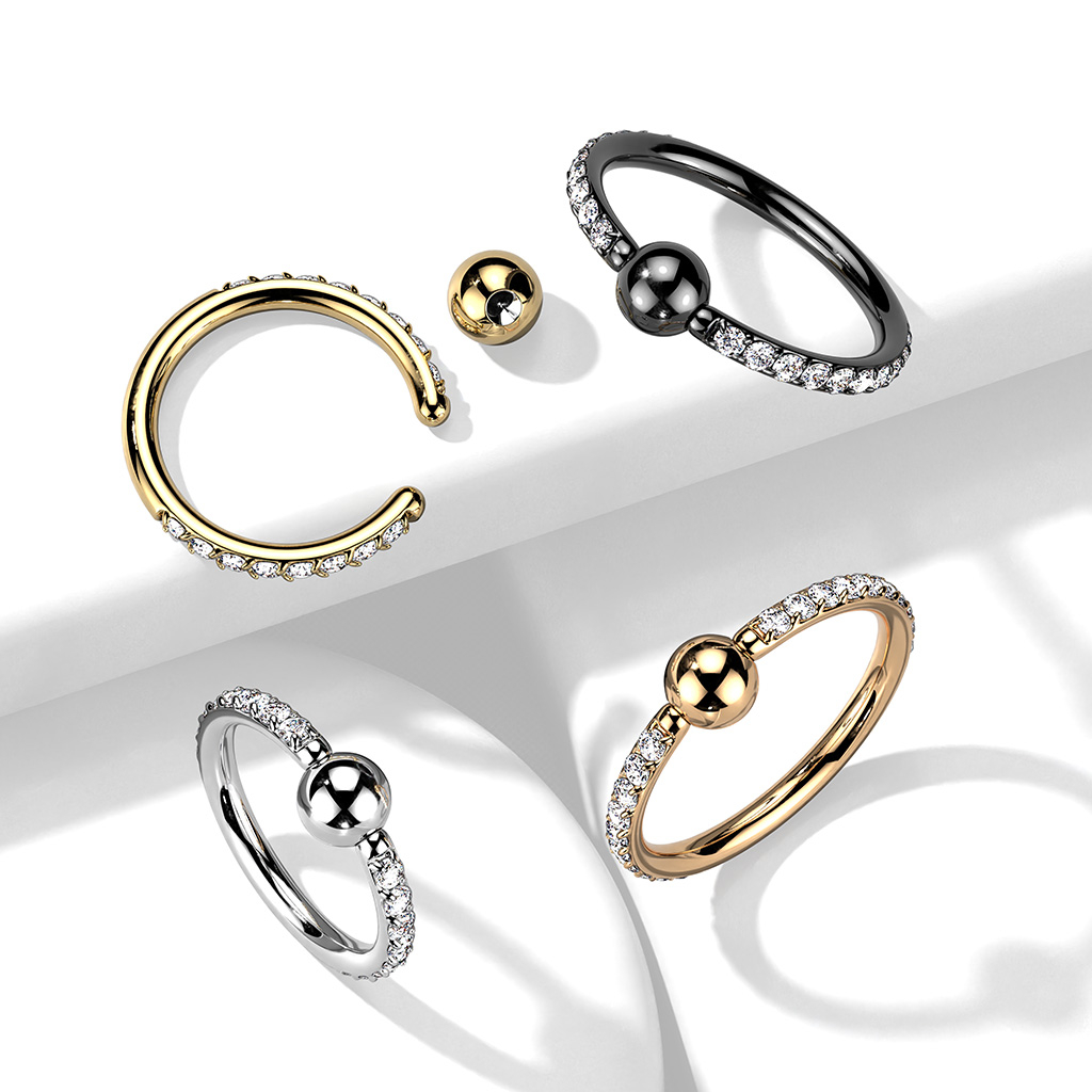 Kugelring aus Titan mit den CZ-Steinen auf jeder Seite